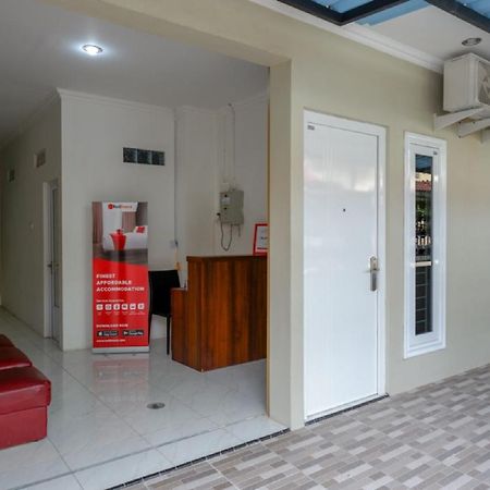 Reddoorz Hostel Near Kota Lama Семаранг Екстериор снимка