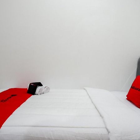 Reddoorz Hostel Near Kota Lama Семаранг Екстериор снимка