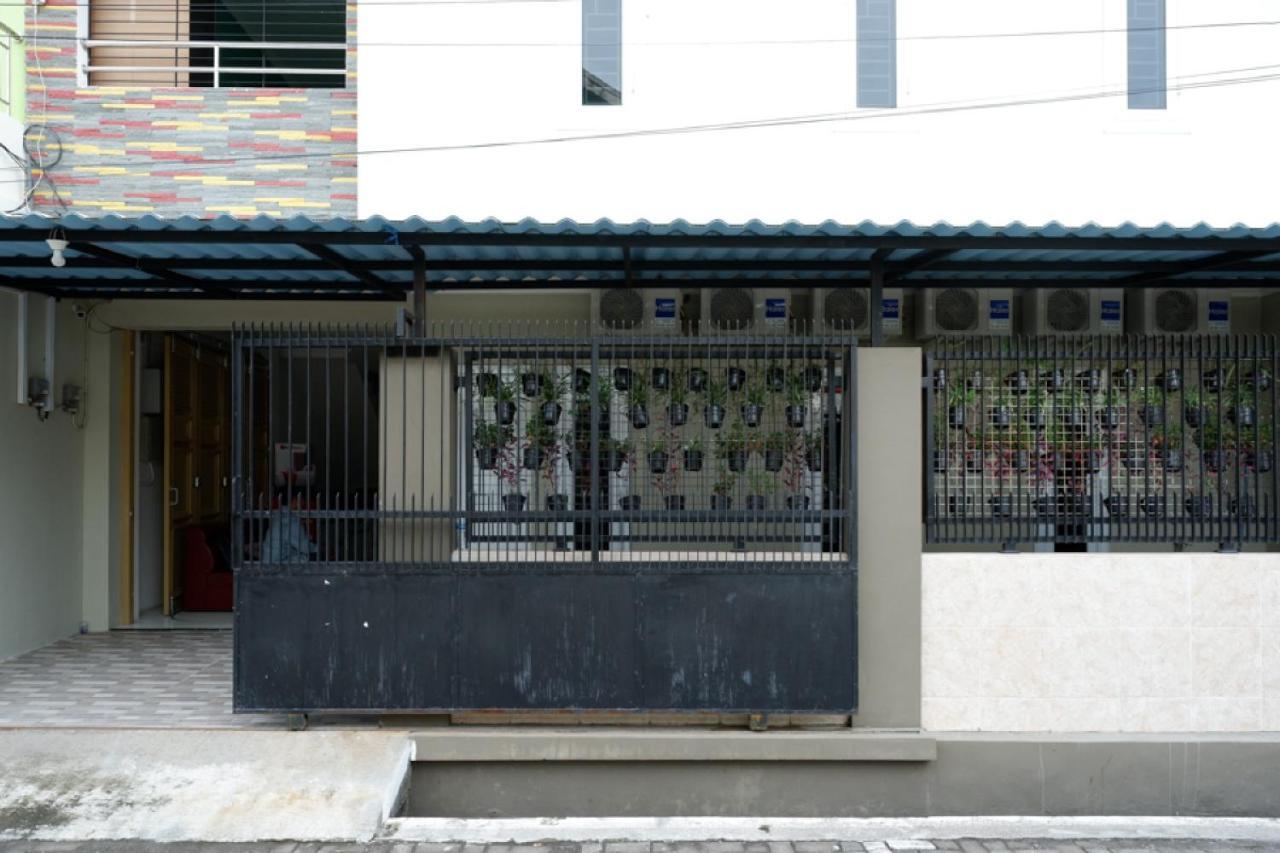 Reddoorz Hostel Near Kota Lama Семаранг Екстериор снимка