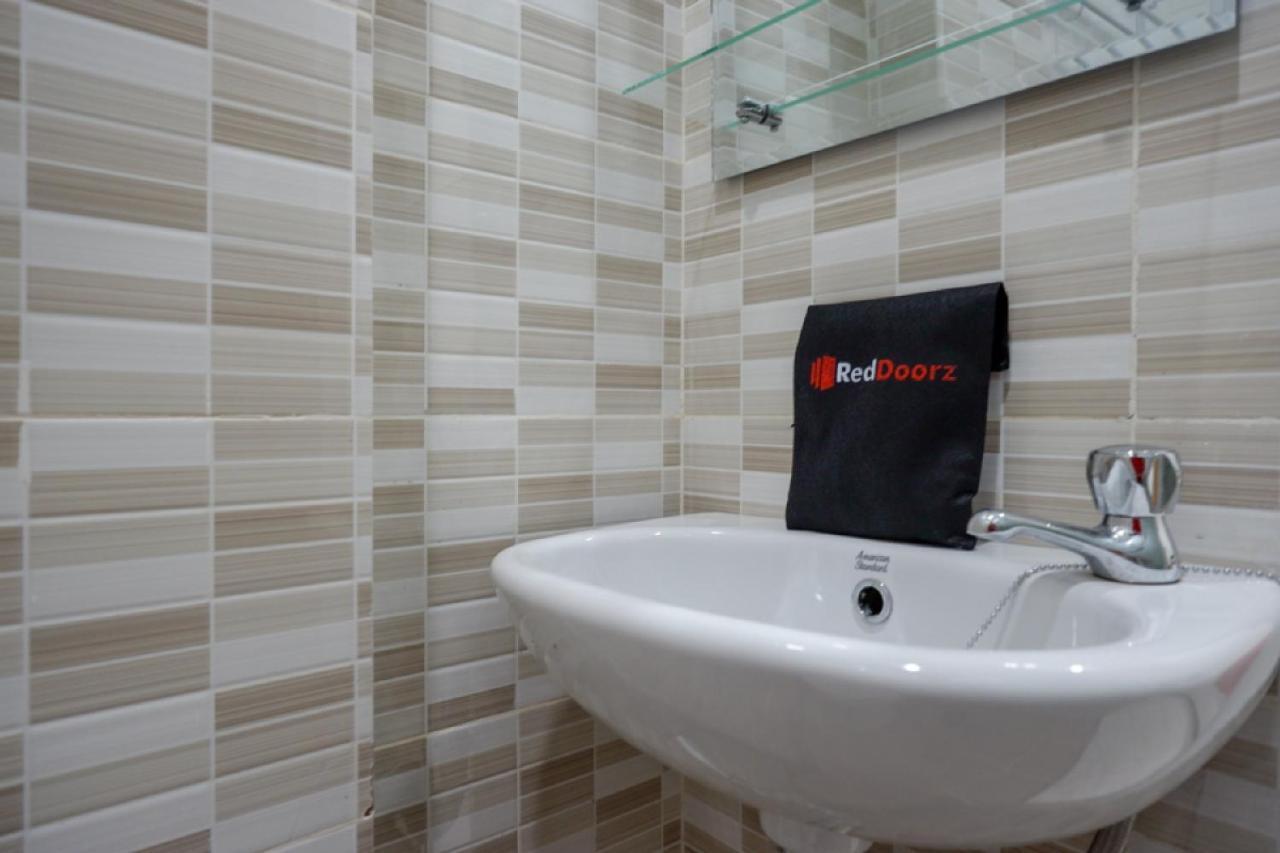 Reddoorz Hostel Near Kota Lama Семаранг Екстериор снимка